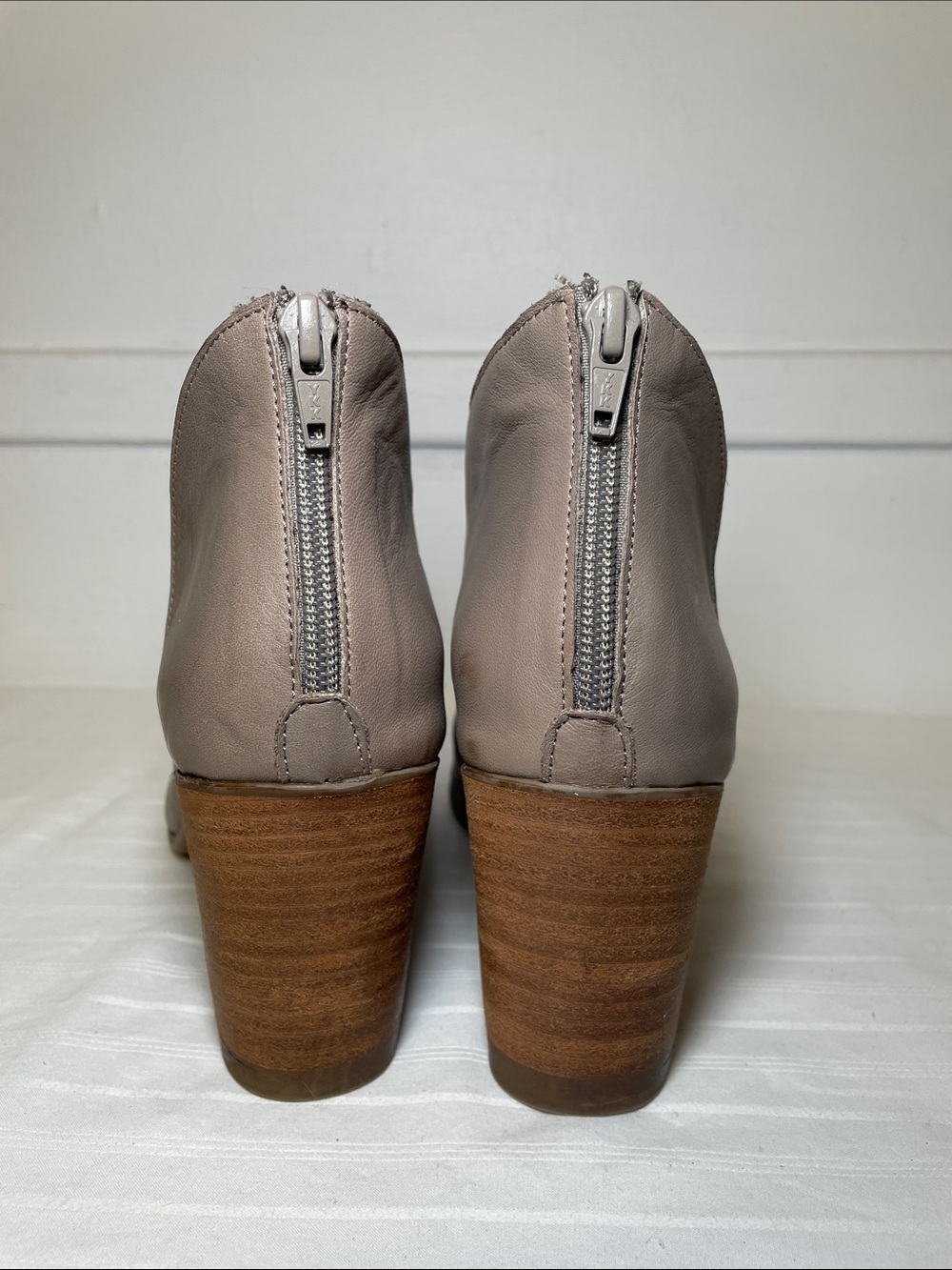 Bueno Usher Asymmetric stacked heel leather peep toe shoes women’s size 7.5-8 - Picture 5 of 16